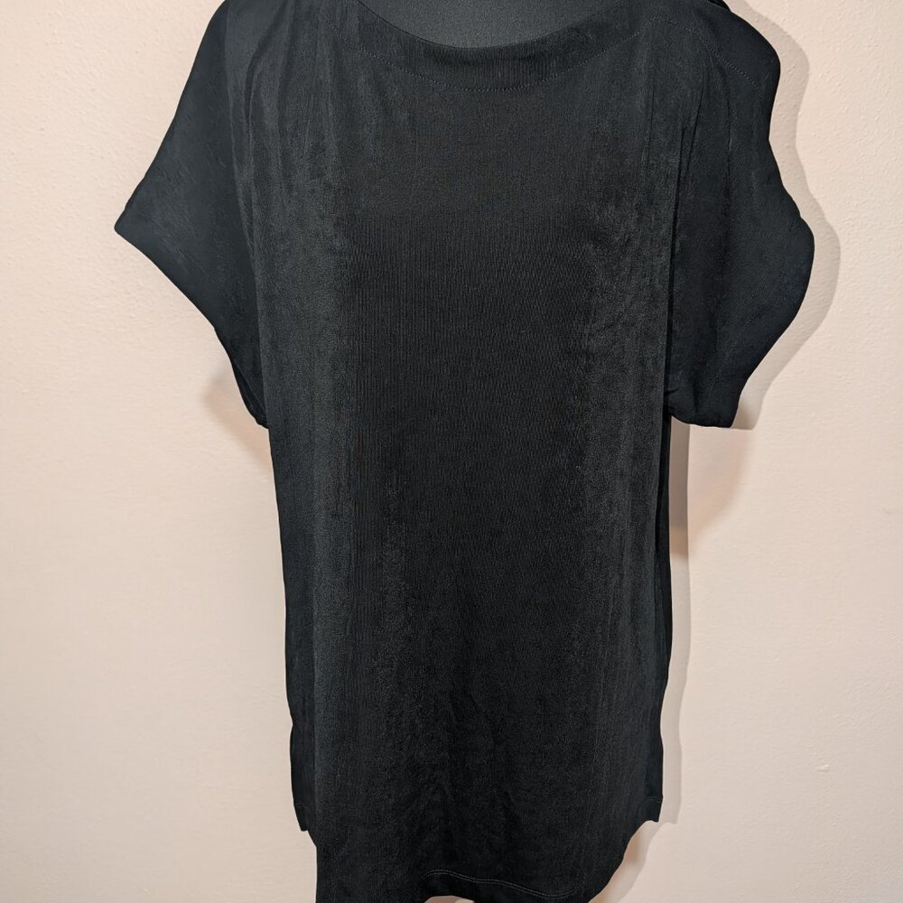 NWT Chico's Black Single Cold Shoulder Top Womens 2 Short Sleeve Shirt - Picture 2 of 10